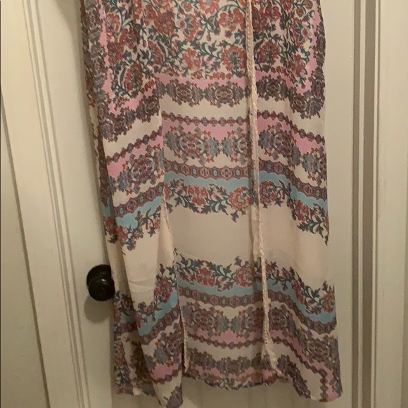 Used L/XL Maurices Floral Kimono - Picture 4 of 8